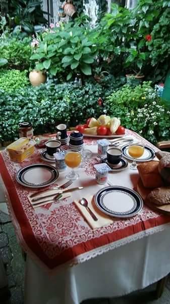 Bed and Breakfast Fonagy Es Walter Vendeg- Es Borhaz Vác Exterior foto